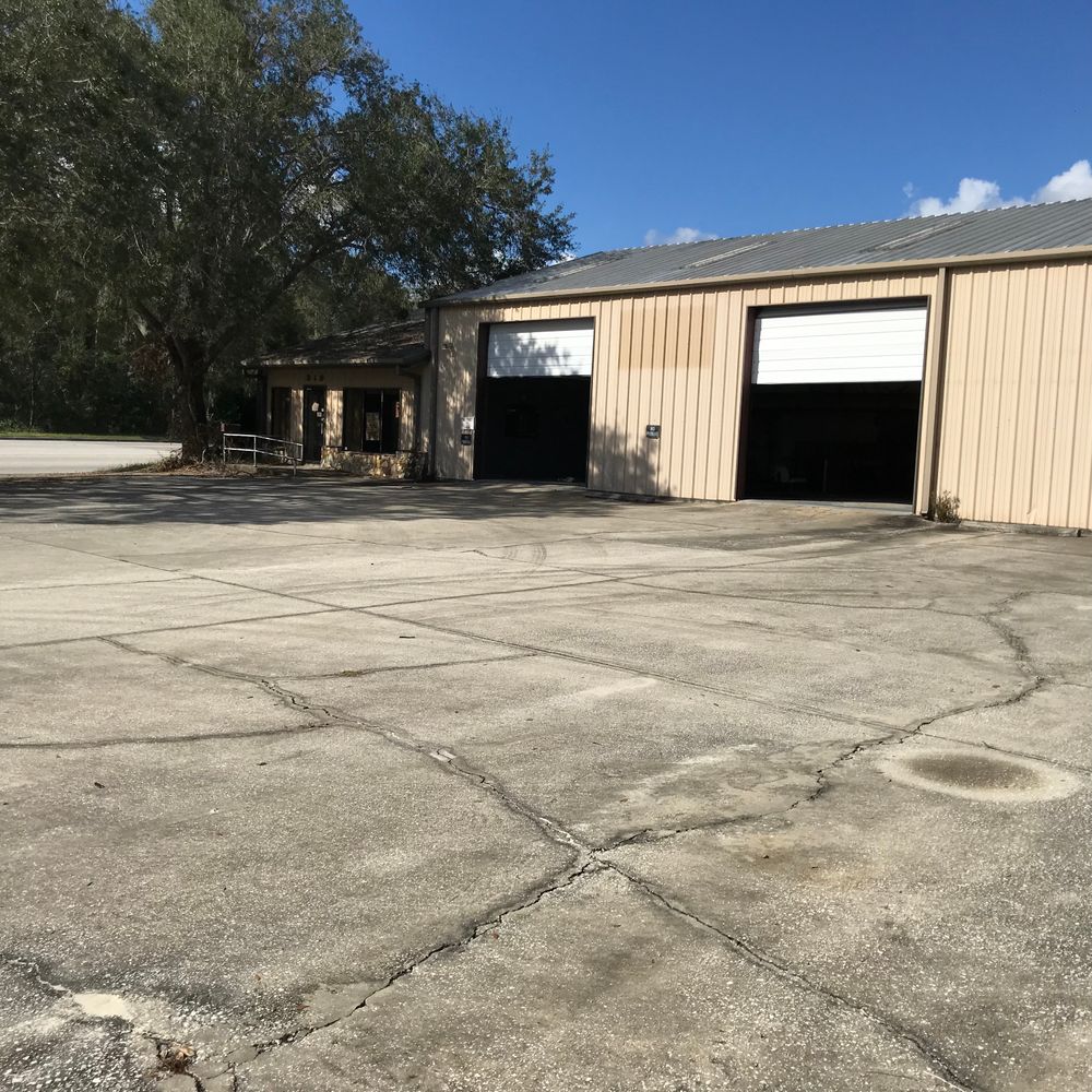 Former Auto Glass Repair Shop For Sale!: 819 S Spring Garden Ave, Deland, FL 32720